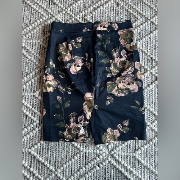 🌱J. Crew Floral Pencil Skirt - Picture 3 of 3